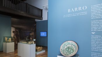 Imagen de portada de BARRO. La cerámica en el patrimonio de la Universidad de Granada